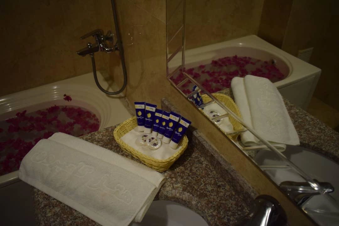 امکانات اتاق هتل گامبرون کیش